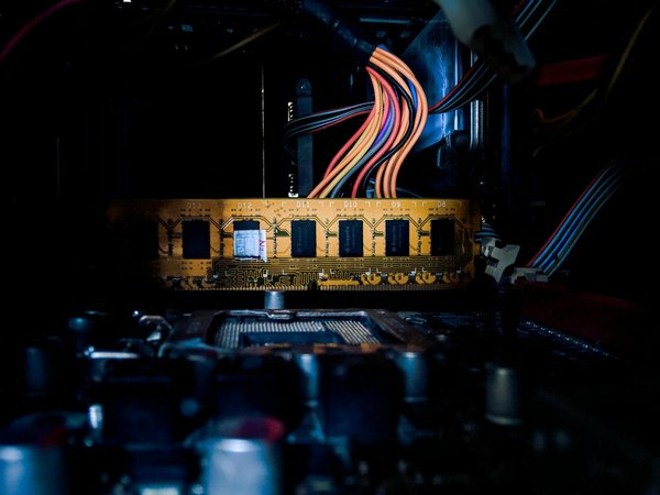 What are the steps to install and configure an external GPU on a Dell XPS 13 for improved graphics performance?